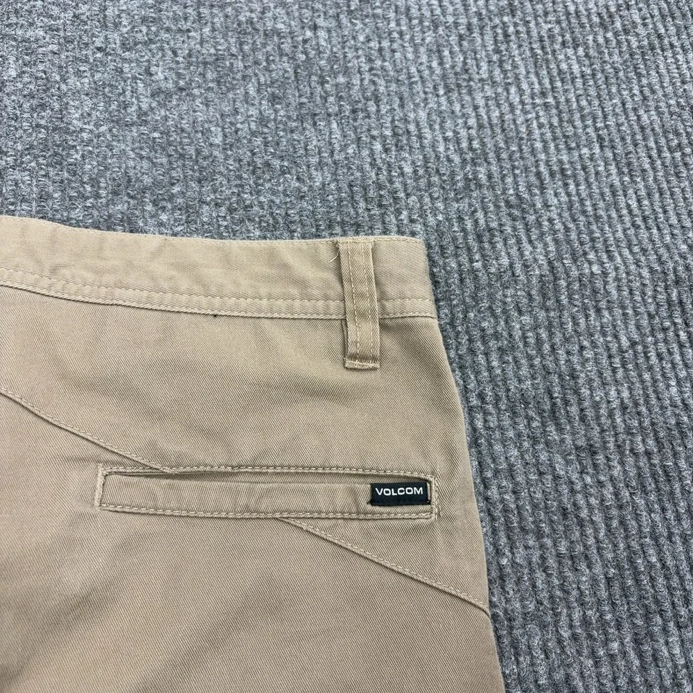 Volcom Shorts Mens 30 Tan Cotton Blend Chino Stretch Skateboarding‎ Casual Style